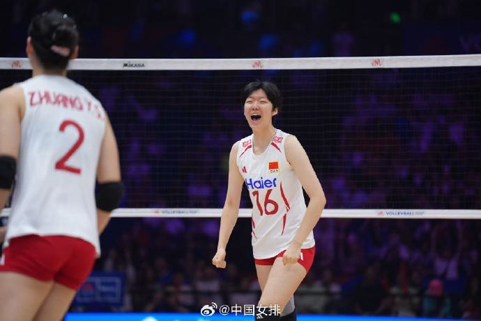2026年世界女排联赛 在咱中国南京站的赛场上，中国女排和塞尔维亚女排展开了一场
