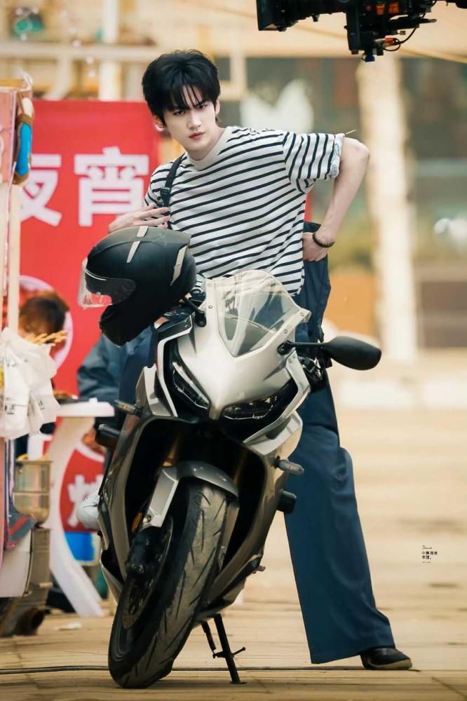 周柯宇说第一次遇到陆西骁这类角色｜ 周柯宇陆西骁 啊啊啊不知道咋说周柯宇你已经在