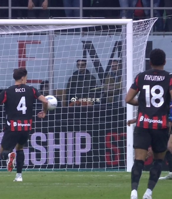 AC米兰vs国际米兰 巴斯托尼只不过耍了个再常见不过的小聪明，整个意大利就像炸了