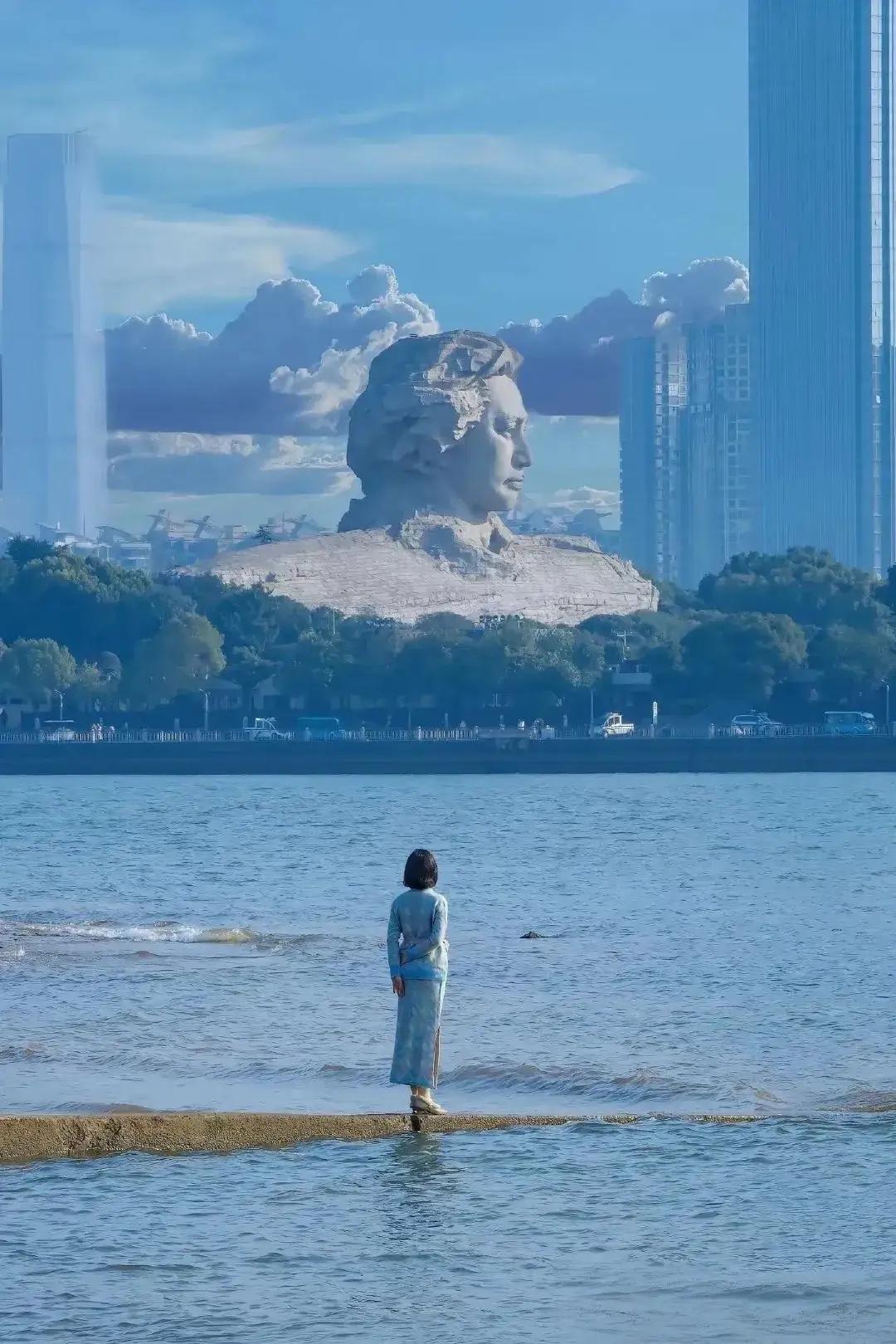 这个角度可以入选年度最佳角色——不仅因为它新颖独到，更因为它触碰到了我们内心深处