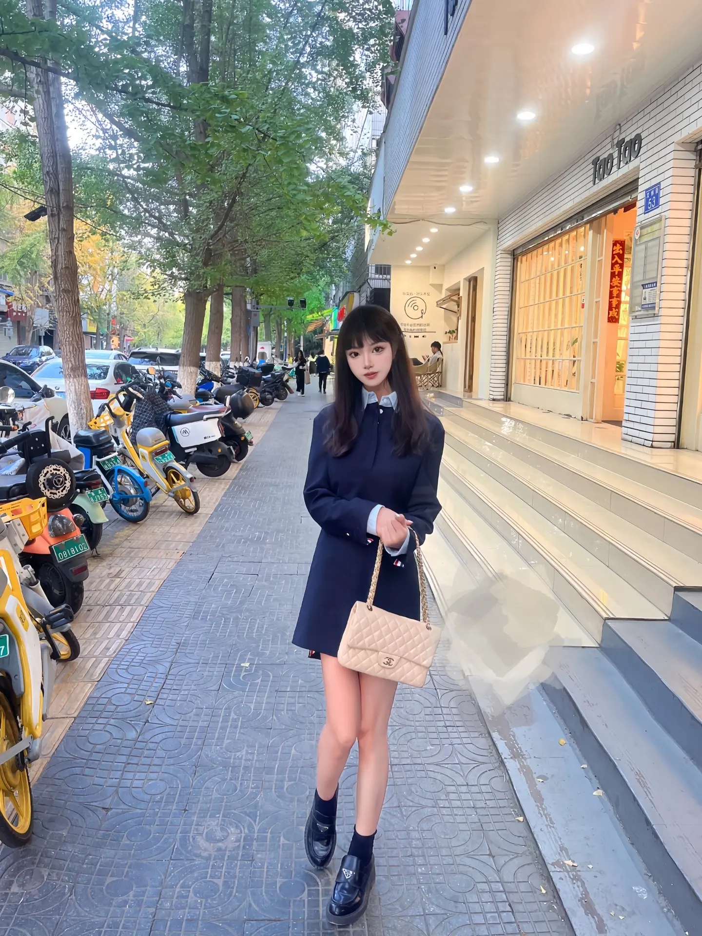 老板你好，我要下单一份真爱，不加眼泪不加吵架，多加爱