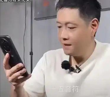 莎莎：邱爸呀，你知道小蘑菇赢了吗？我刚参加完活动，小蘑菇赢了，你怎么不告诉我呢？
