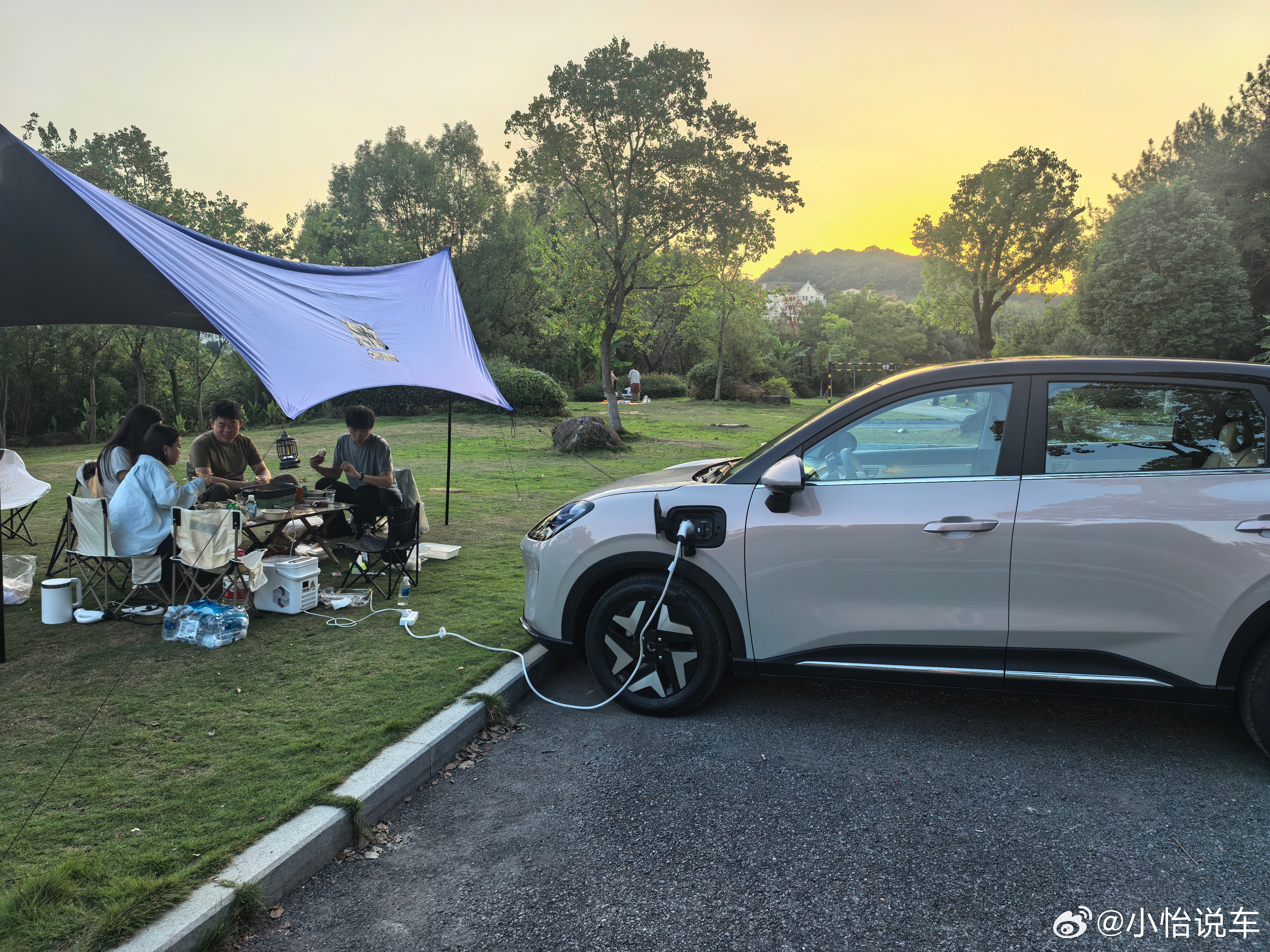 A0 级的小车还能有 3.3Kw 对外放电也是成功拉低了对外放电的门槛今天我们是