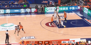 季后赛的周琦确实强
相比麦基的无厘头，明显周琦更靠谱！
周琦继第一场拿下13分9