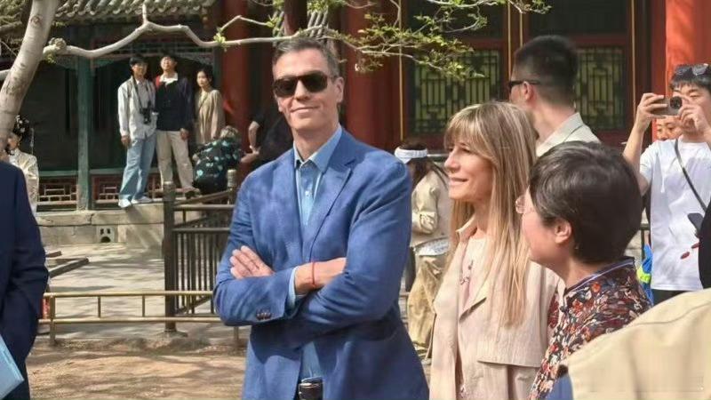 这次美国和以色列打伊朗，让大家注意到一个人，那就是西班牙首相桑切斯，4月11号他