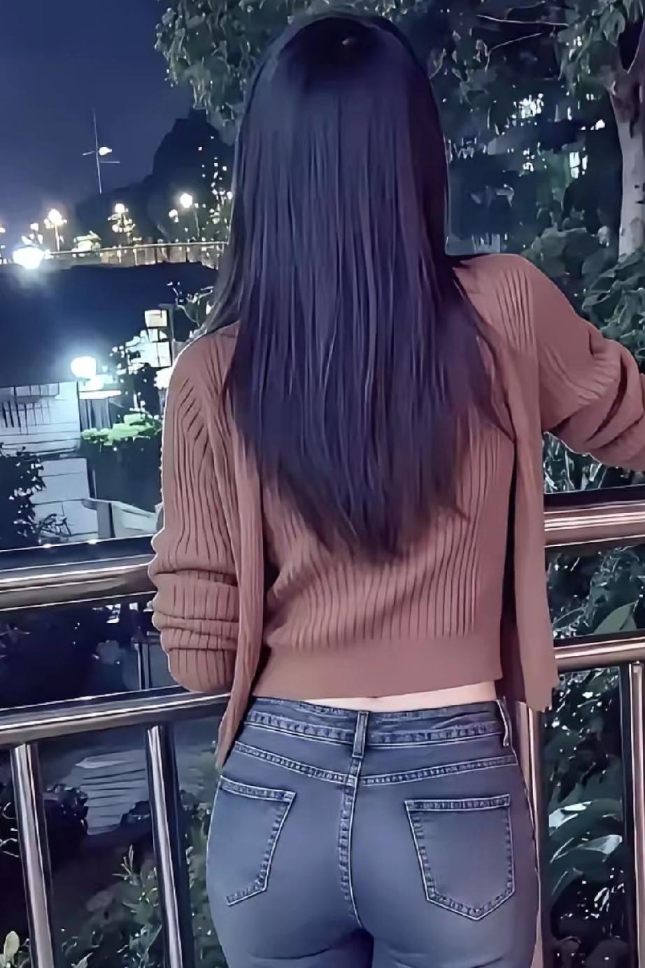 有人说，这不是怂吗？

不，这是清醒。

你永远不知道，对面那个人身上压着多少根