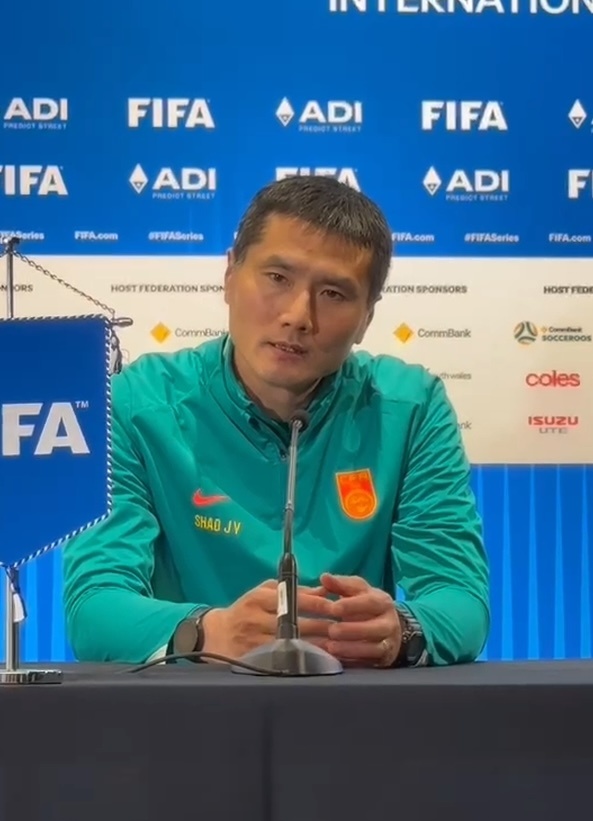 #邵佳一说国足最大收获就是自信# 据直播吧消息，今日FIFA系列赛国足2-0战胜