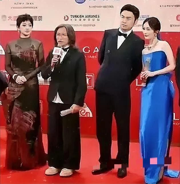 章子怡发型变了，牙齿白了，
衣服端庄考究，是下了功夫的，
终究没有抵得上杨幂的蓝