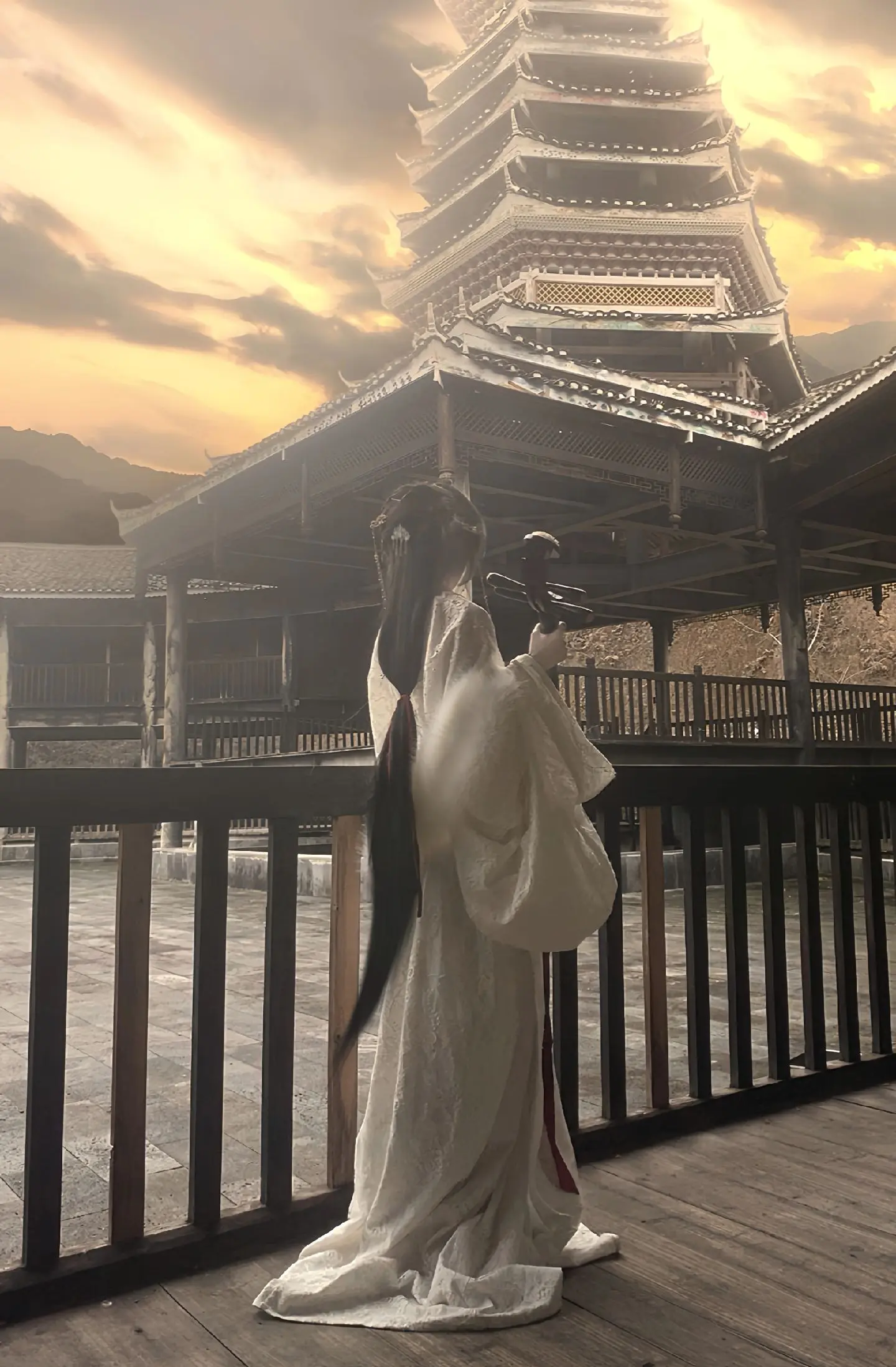 “那一别你眉轻抚  我不入蛊谁入蛊”