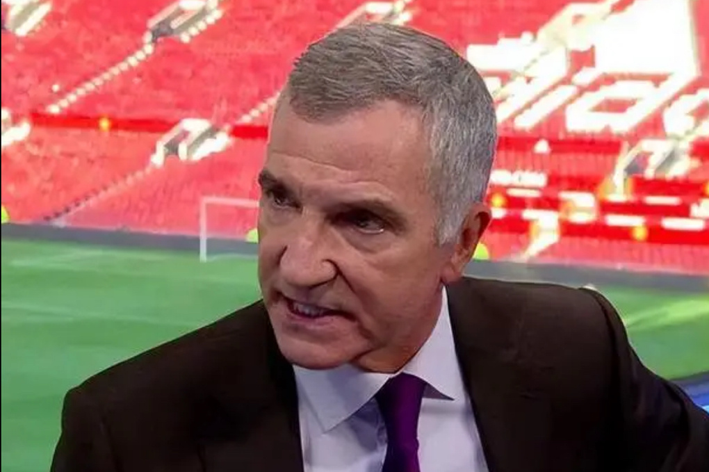 由于利物浦的战绩不稳定，争取下个赛季的欧冠资格有点悬念，不少人开始指导斯洛特的执