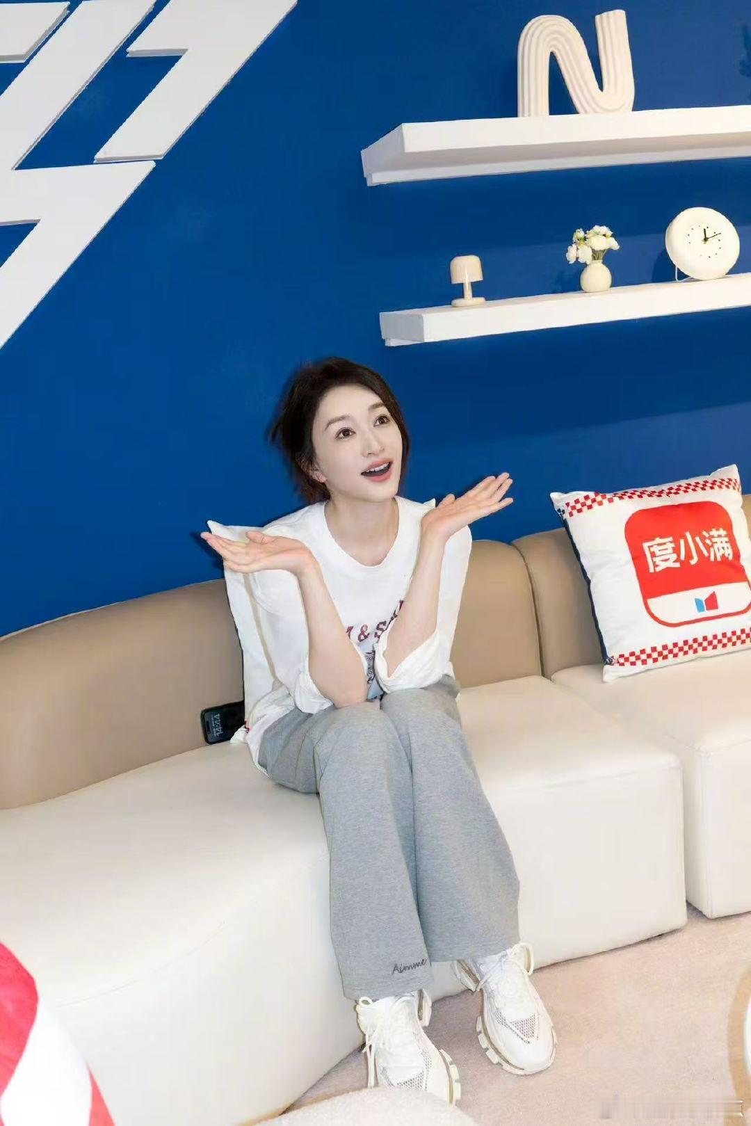 曝浪姐三公选曲乘风2026 网传三公选曲有《夜蝶》《逆战》《晨昏线》，全是刻在青