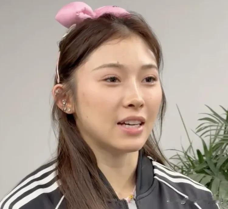 吴艳妮回应自己带妆参赛，我觉得这没啥必要！
   本来女人化妆就是无可厚非的事情