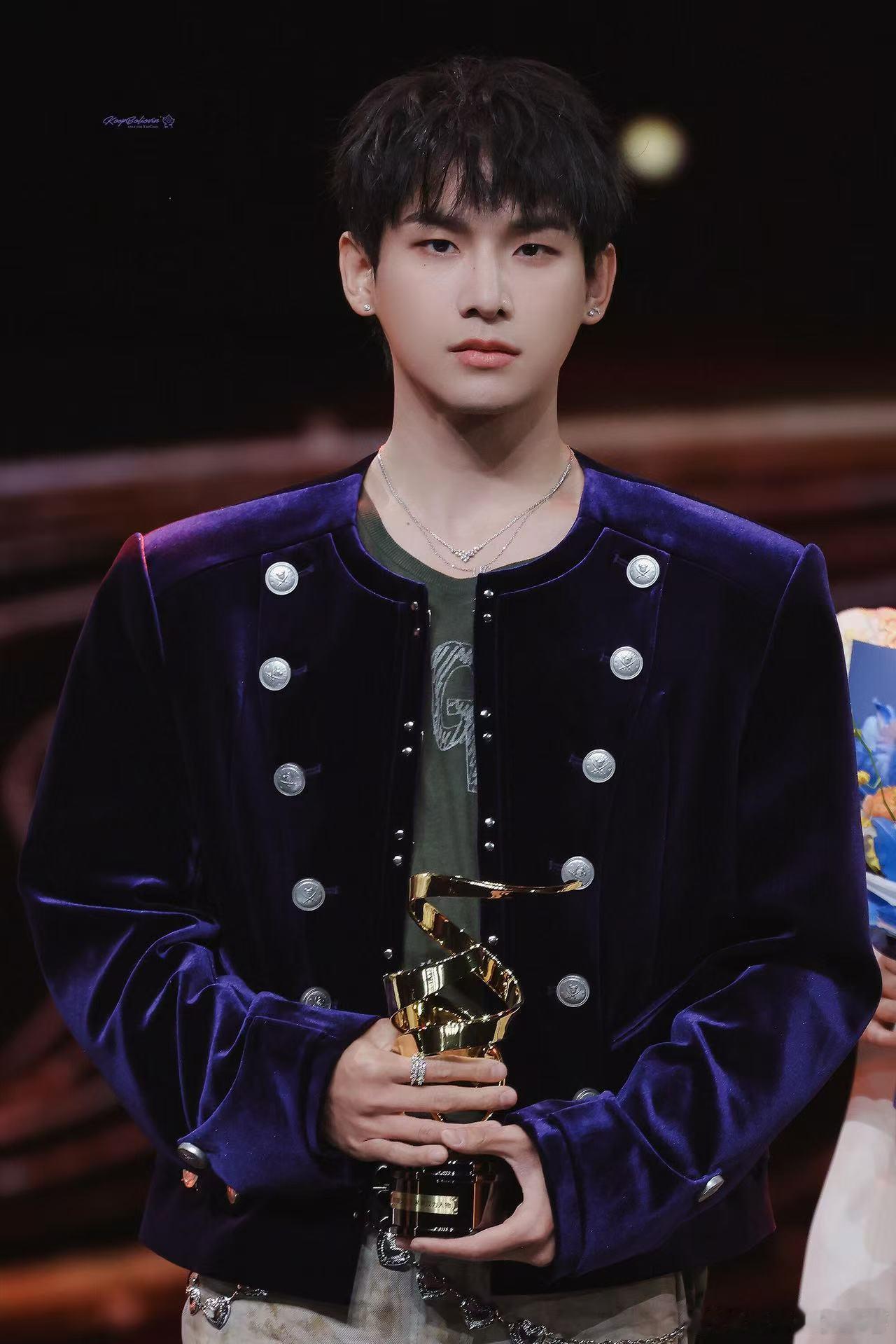 姚琛十分钟把我一天的事干了看姚琛高效又精致的十分钟，再对比自己的拖延潦草，瞬间被