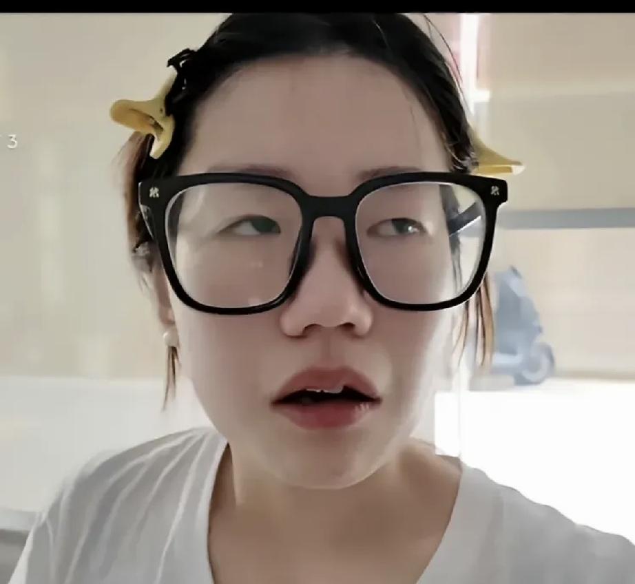 我妈看了摸臀事件的视频，
转头告诫我哥说：
你给我听好了，找老婆，就算单身一辈子