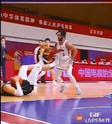 CBA上演断子绝孙脚！都是男人，何必这样呢？[震惊]
@CBA联赛 #CBA测试