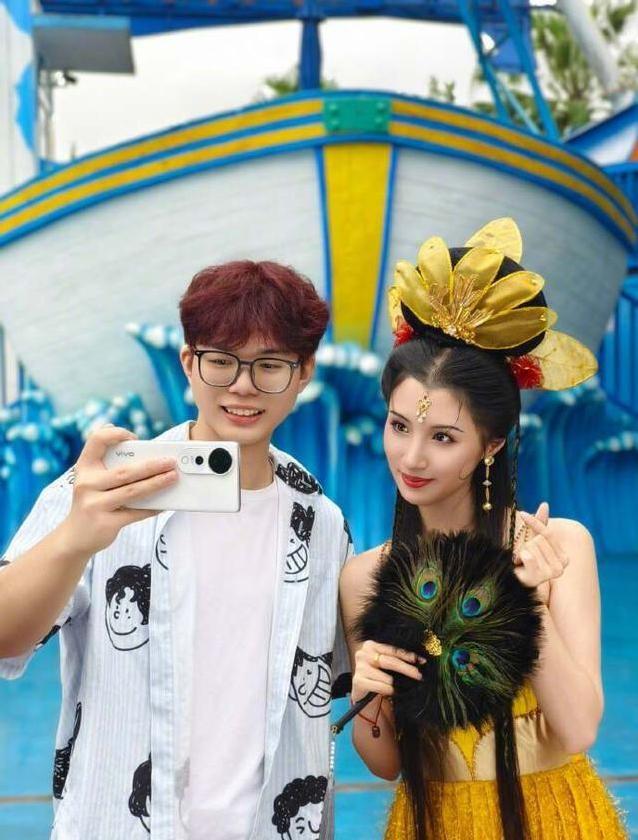 #记录我的9月生活#vivoS19搭载第三代骁龙7芯片，采用自研定制了芯片级全场