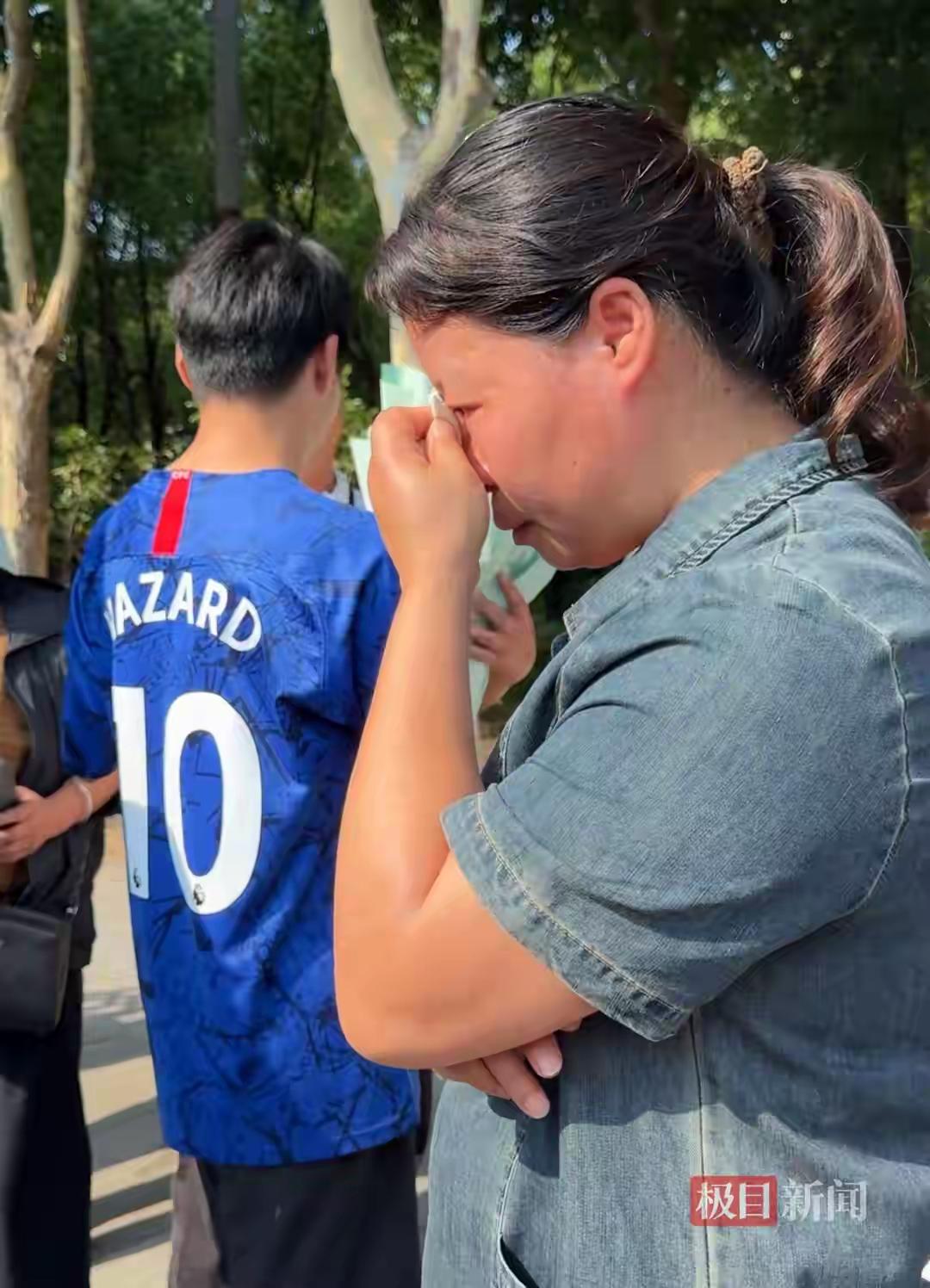 孩子是整个家庭的未来和希望，也是父母的全部。为了孩子能够考上好大学以后有出息，很