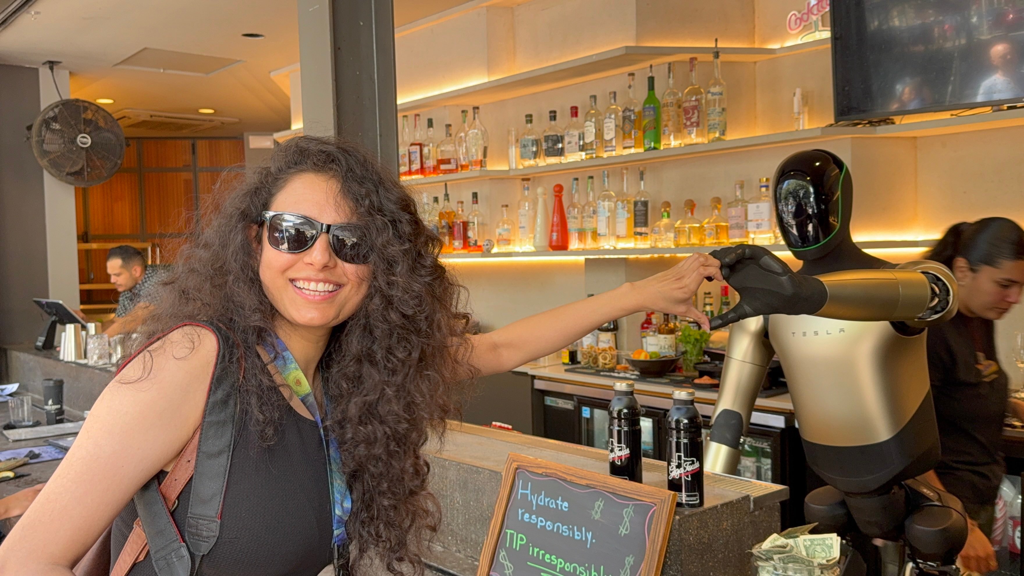 这两天特斯拉在奥斯汀展示的Optimus，有什么特别之处？3月14日至15日，特