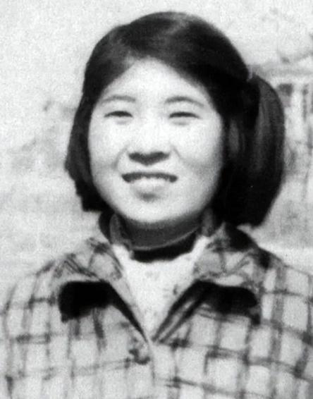 1958年，杨虎城的女儿杨拯陆在婚礼前夕神秘失踪，数日后，在严寒的冰雪覆盖下，终