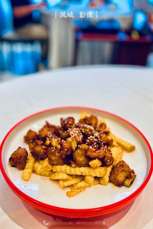 顺德顺德人文美食之旅 【百香果排骨】，是橙香骨的变异版。第一次吃觉得好吃，第二次