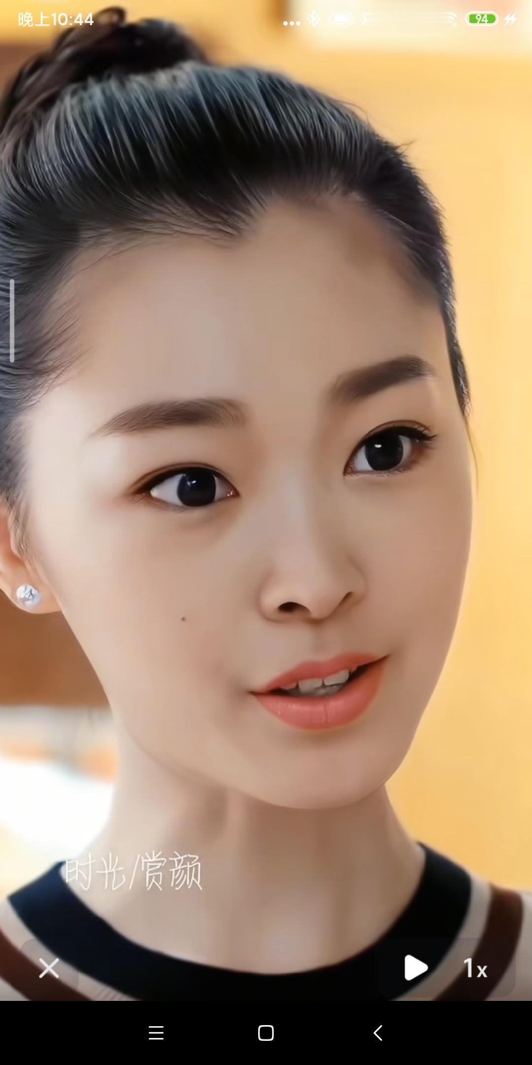 宋轶，那绝对是影视圈里一颗闪闪发光的明珠，她的美别具一格，让人过目难忘。
宋轶的