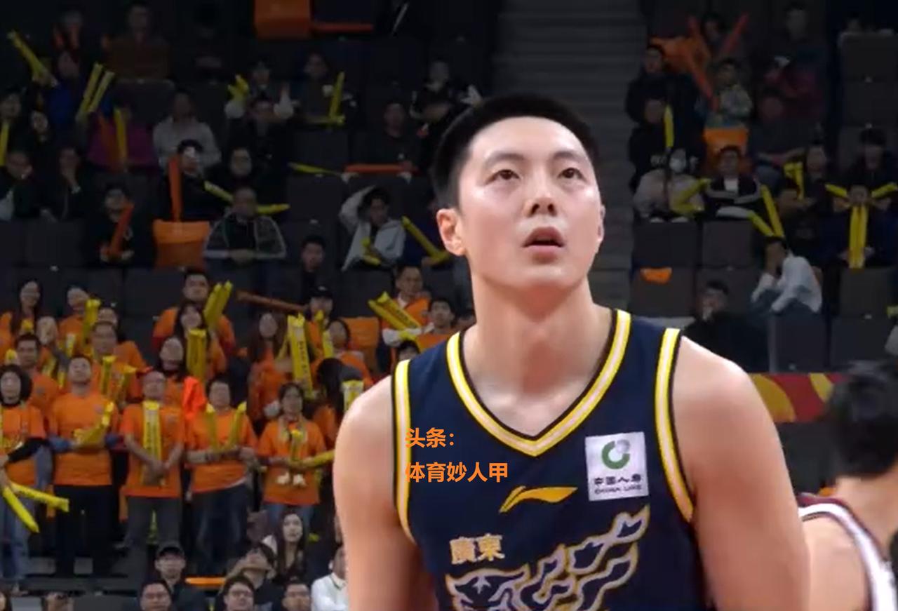 空位不敢投+罚球不中+传球失误！广东队输球揪出最大的“废材”，球迷：坑惨了徐杰，