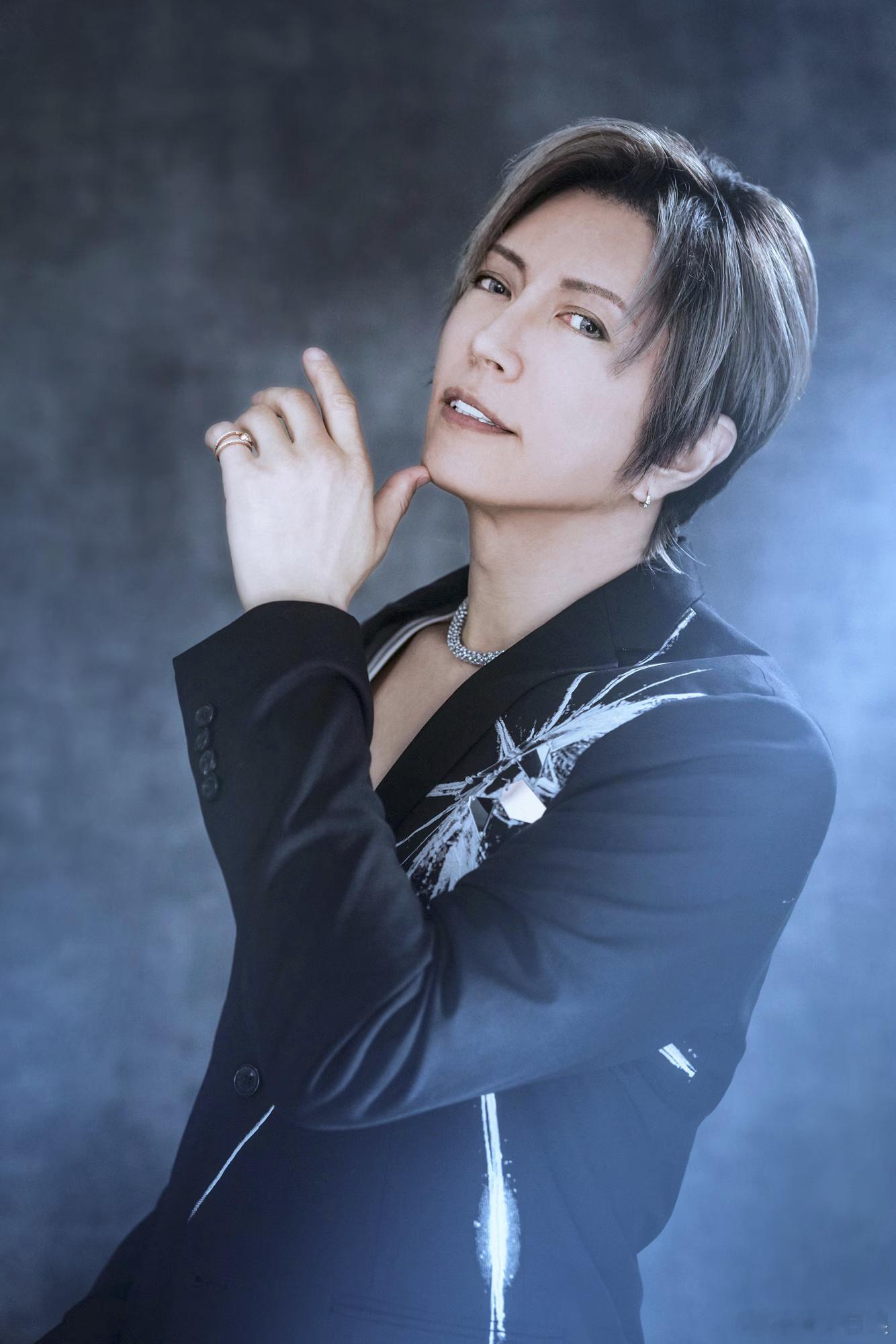 海外影视速递GACKT 主演、志田未来共演的富士台月9剧《黑色诡计～操纵审判的辩
