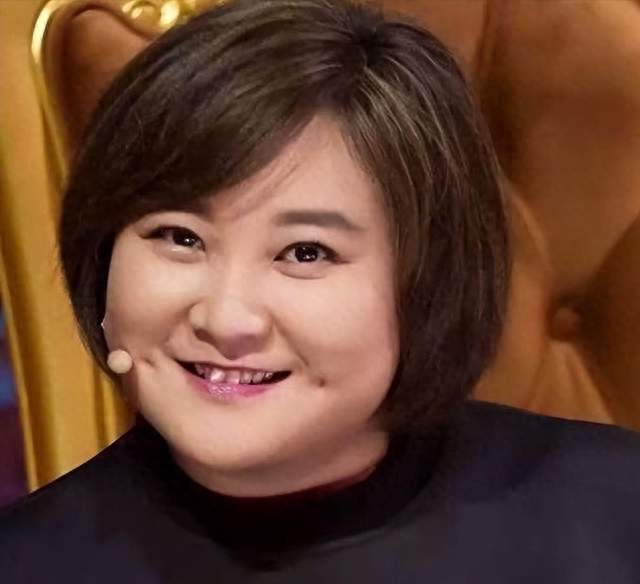 被传解散公司、身材复胖，44岁贾玲性情大变？近况曝光判若两人