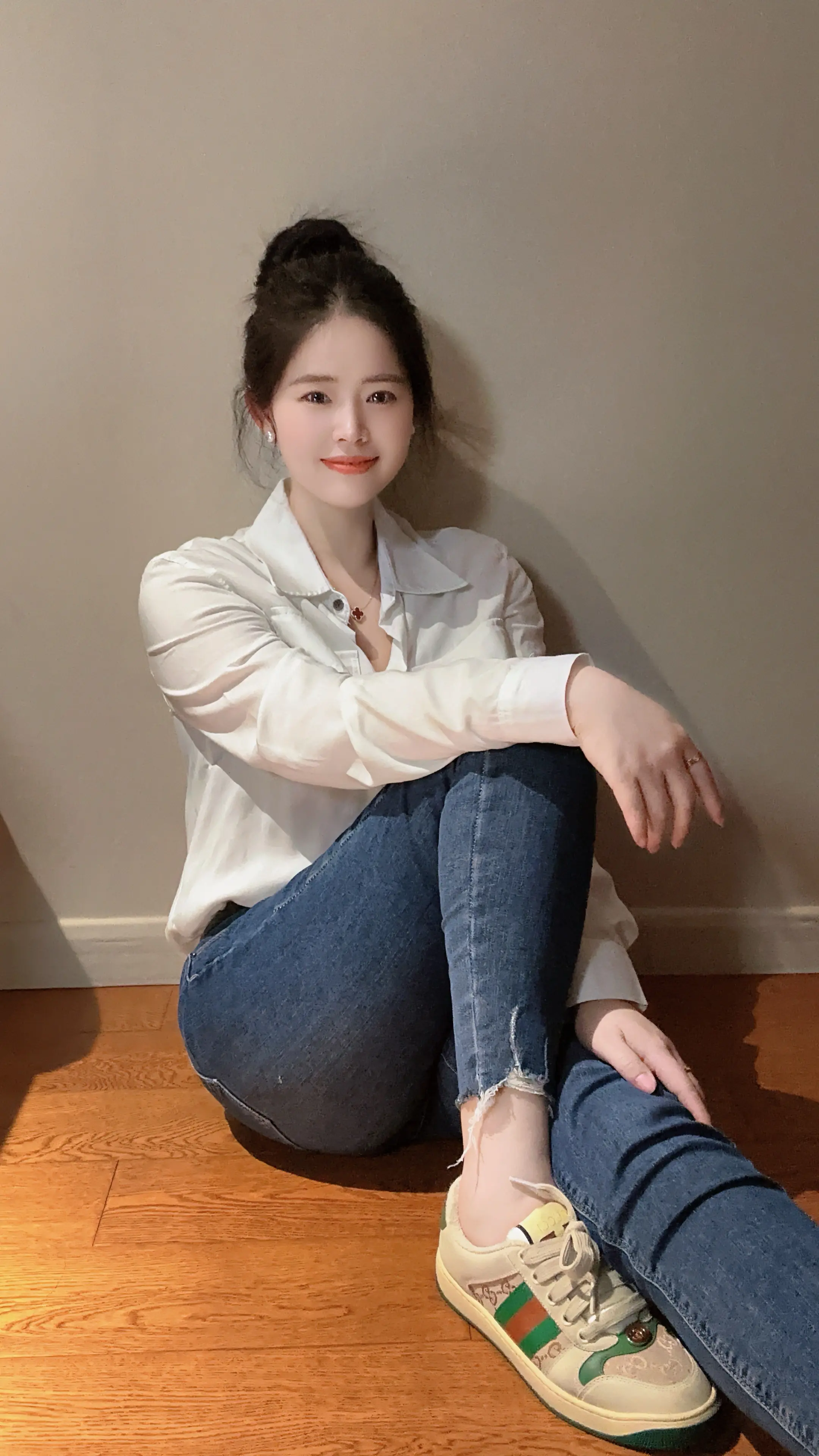 没人希望你好 但你要悄悄变好 不图别人高看一眼 只愿自己的生活越来越好.