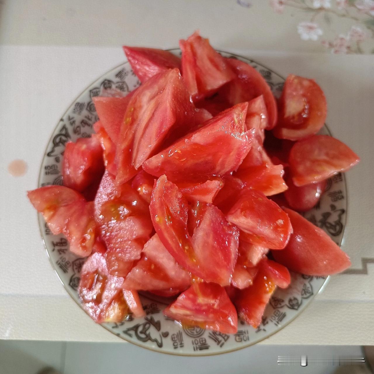 真没想到，在这个春暖花开的春季，能买到这么好吃的西红柿。这几天口干舌燥的，感觉身