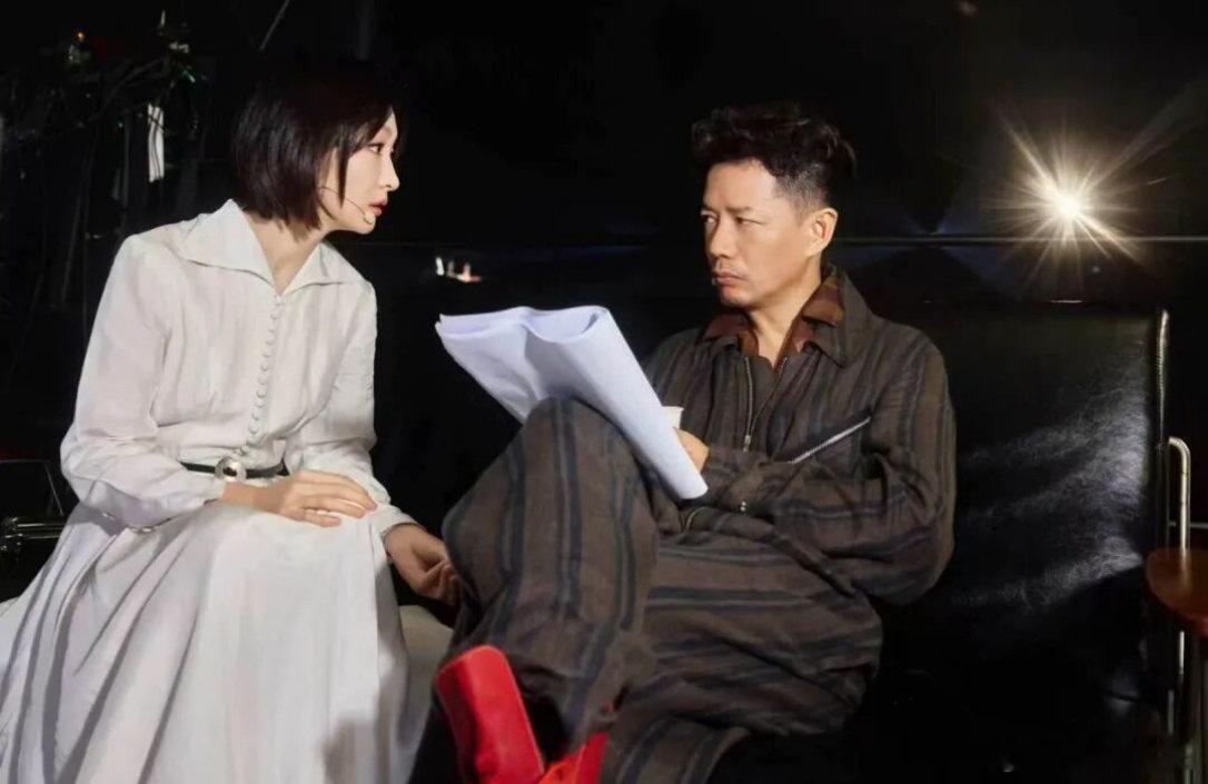 【周冬雨说导演让台上随意发挥】周冬雨说文城没固定剧本 距离话剧《文城》首演还有半