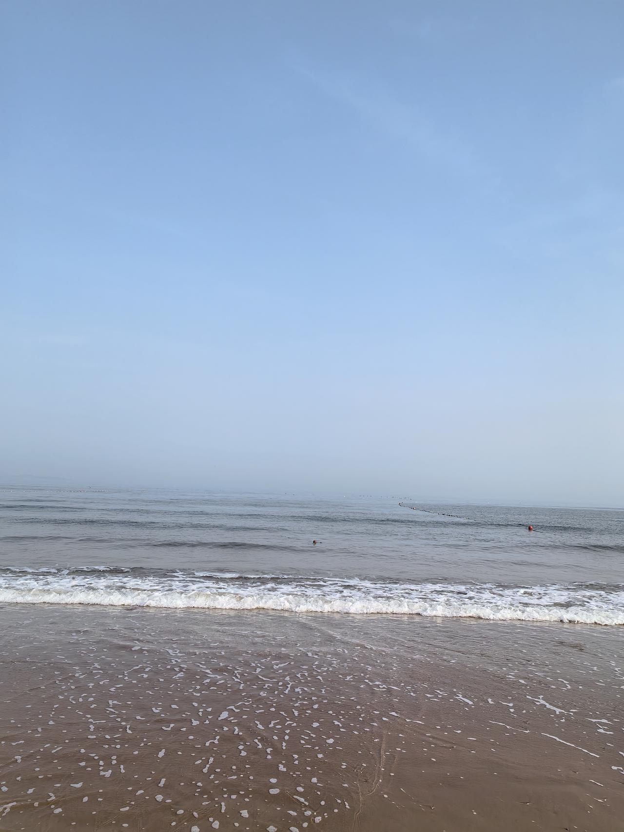 前天，表哥派人送丧信，表叔去世了，定于第三天召开追悼会后护送老人入土为安。
表叔