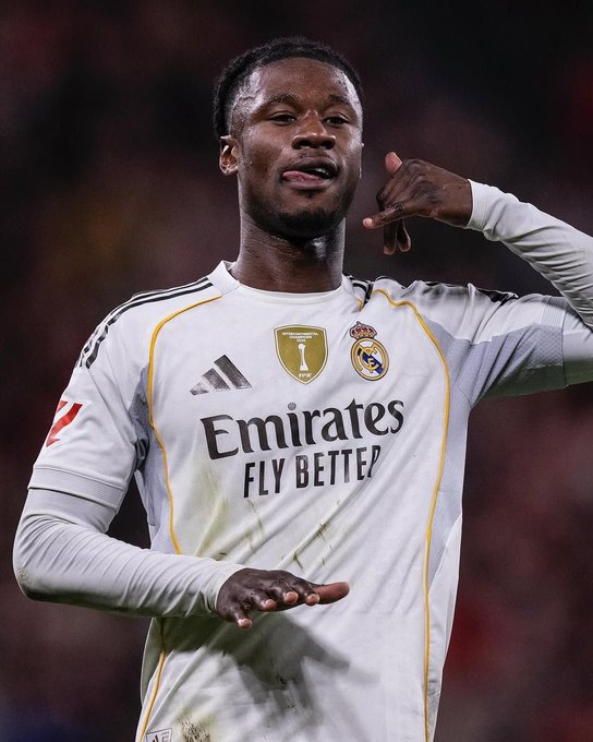 马卡报卡马文加现在是距离离队更进一步，而不是留队该球员目前正在考虑自己的未来，对