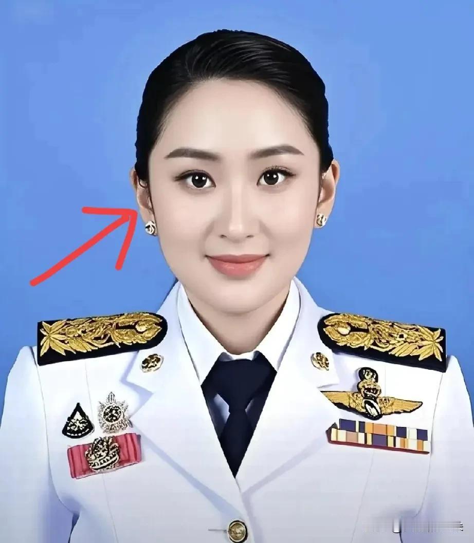 这回是真的打红眼了，


F-16战机都开出来了！

泰国和柬埔寨这架打得莫名其