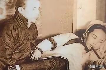 1938年一天夜里，日本特务葛海禄在追击东北抗日联军时突然性瘾大发，便偷偷从样子
