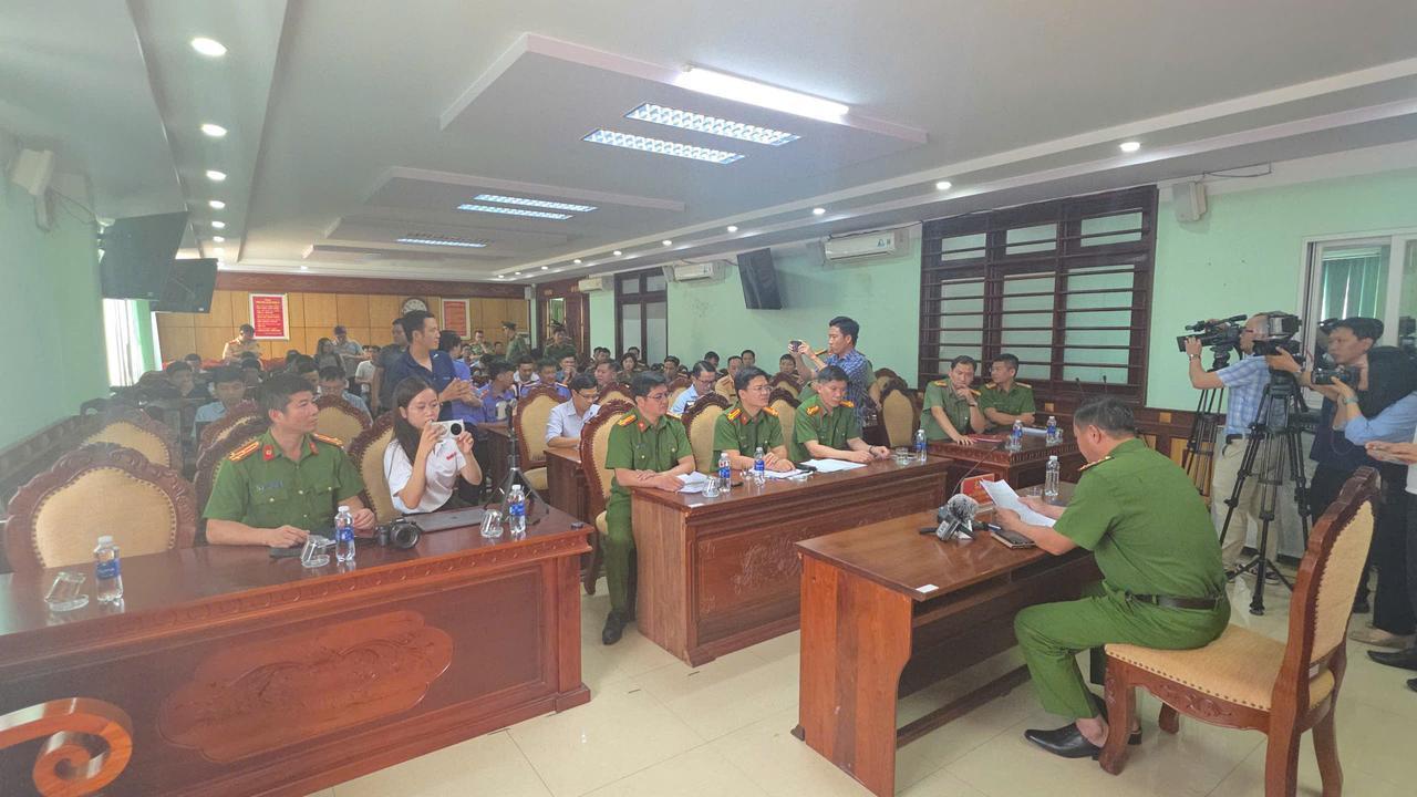 越南一交警因追赶摩托车驾驶人，造成12岁学生死亡被起诉
越南多乐省警方公布了20