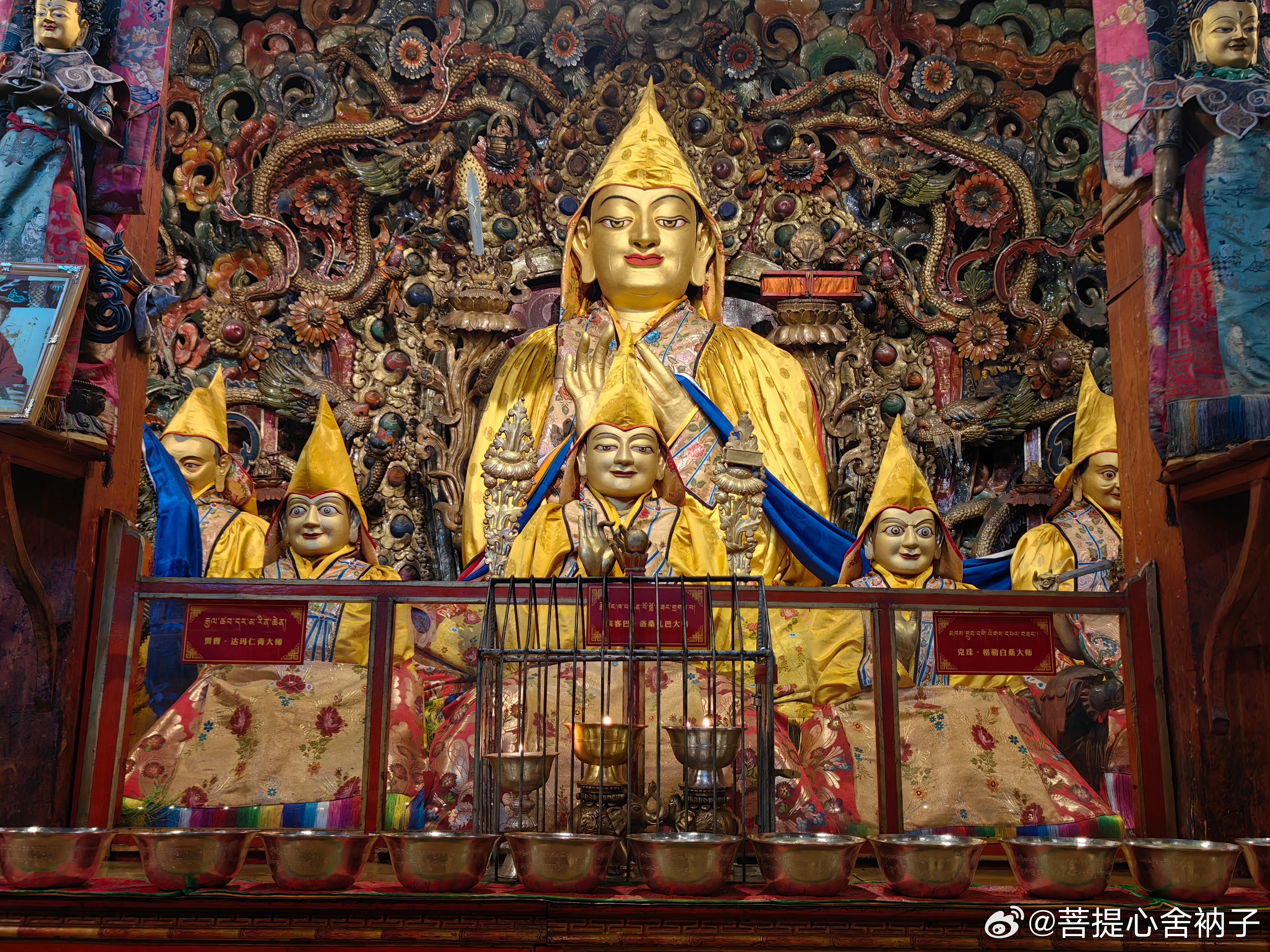 随缘消旧业，切莫造新殃。谨守言行，不起妄念，安稳度日。 
