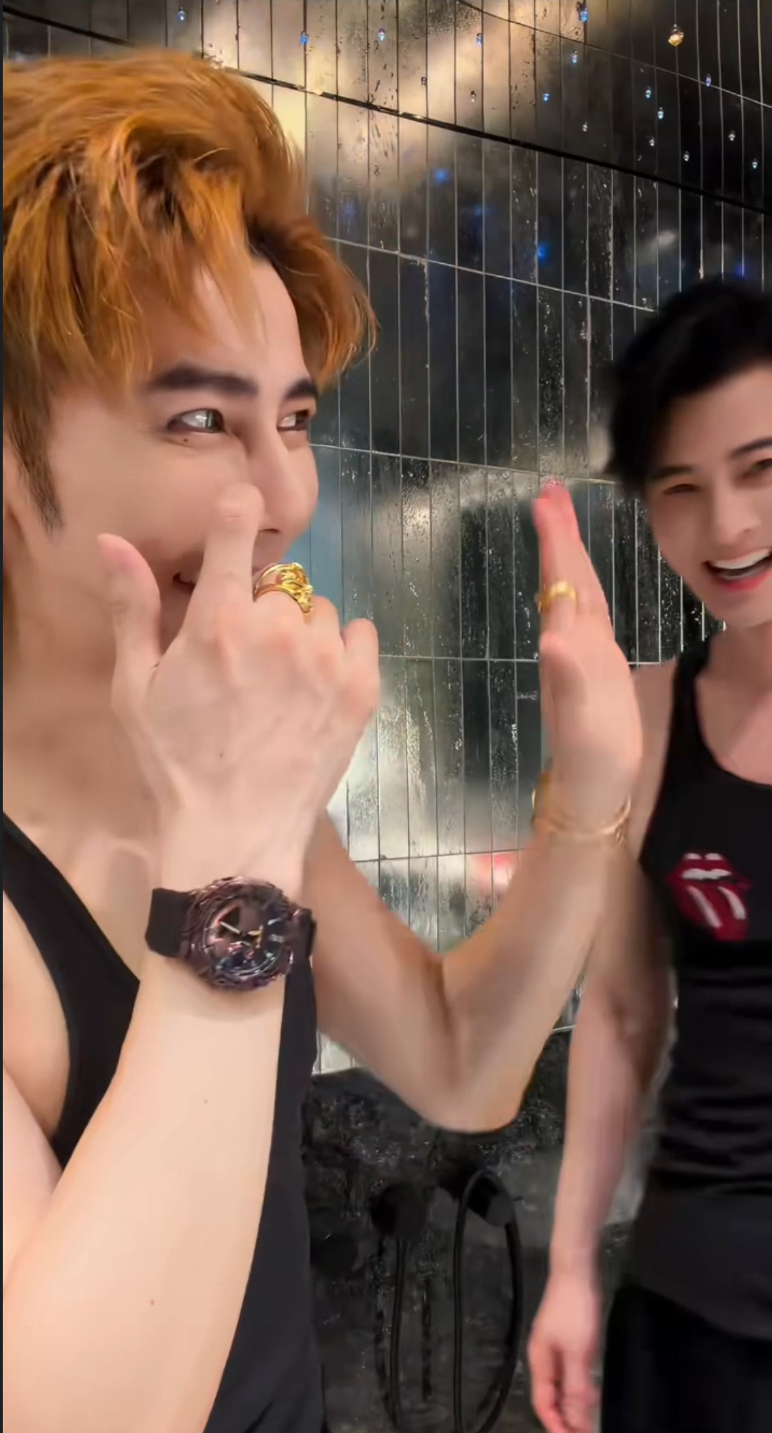 品超你穿汪东成背心干嘛🙀 