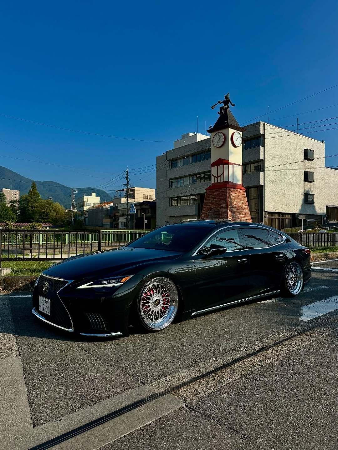 雷克萨斯LS ​​​