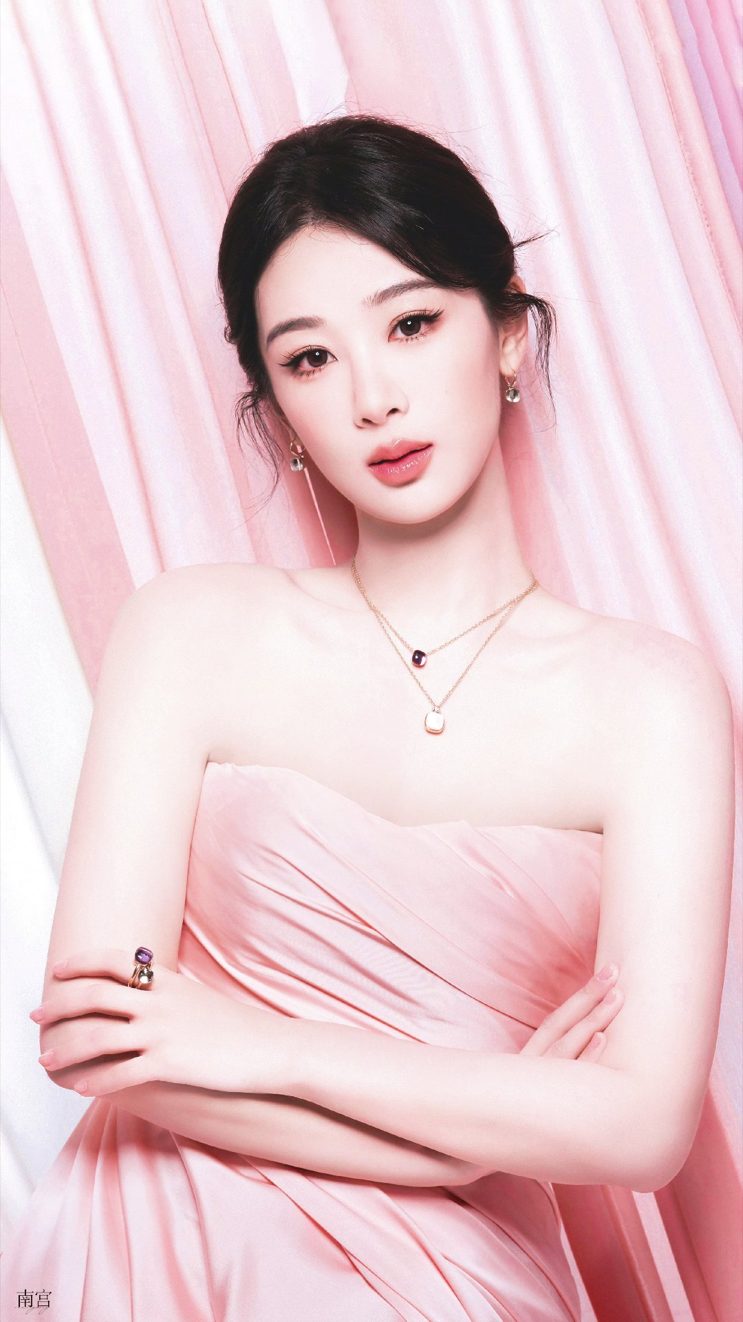 杨紫 yz杨紫董竹君 yz杨紫玉泽首位全球护肤代言人 "如果花吹到了你的耳畔那你