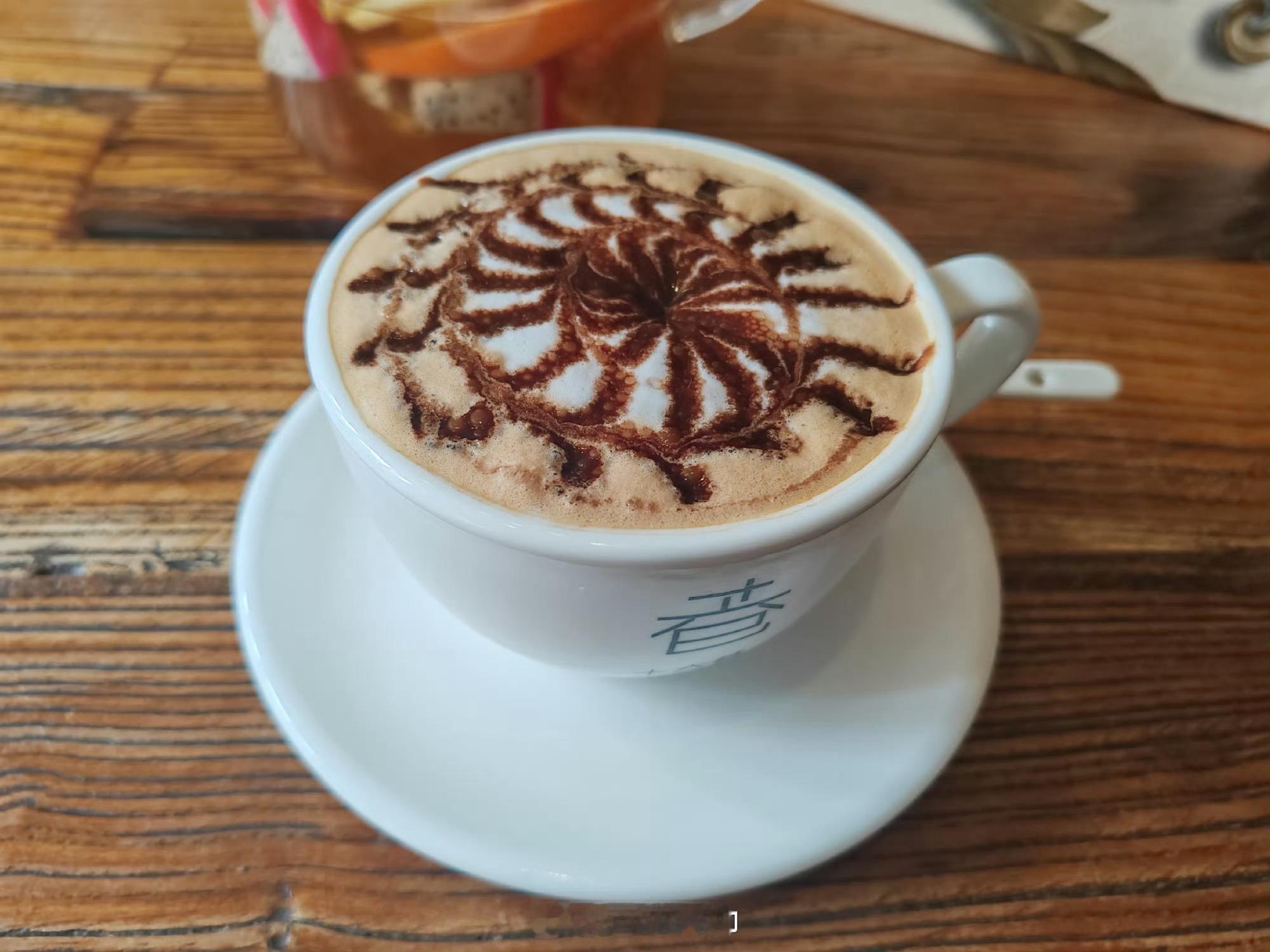 境外组织大力资助网红煽动躺平这样的网红该封号了！现在的年轻人表面上低调，暗地里努