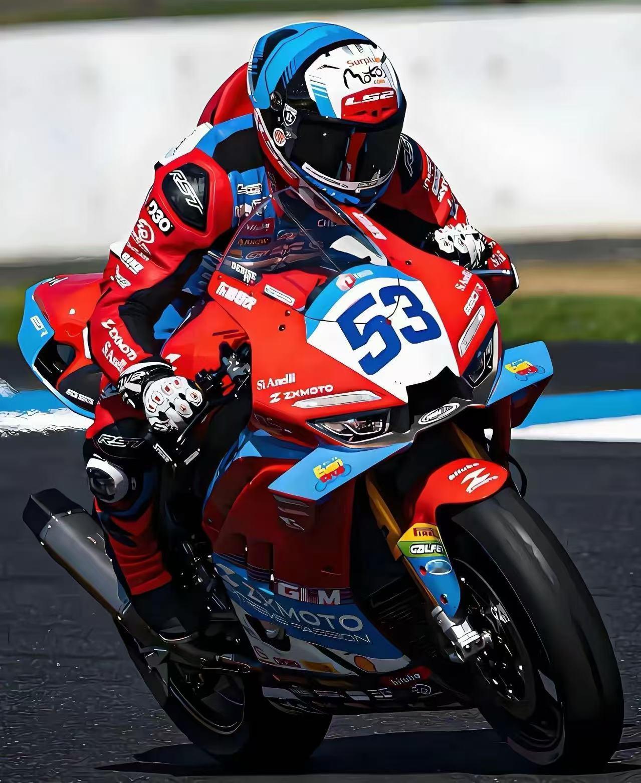 荣耀张雪机车战略合作 张雪机车最近十多天简直霸榜热搜，他的故事真的很励志，也体现