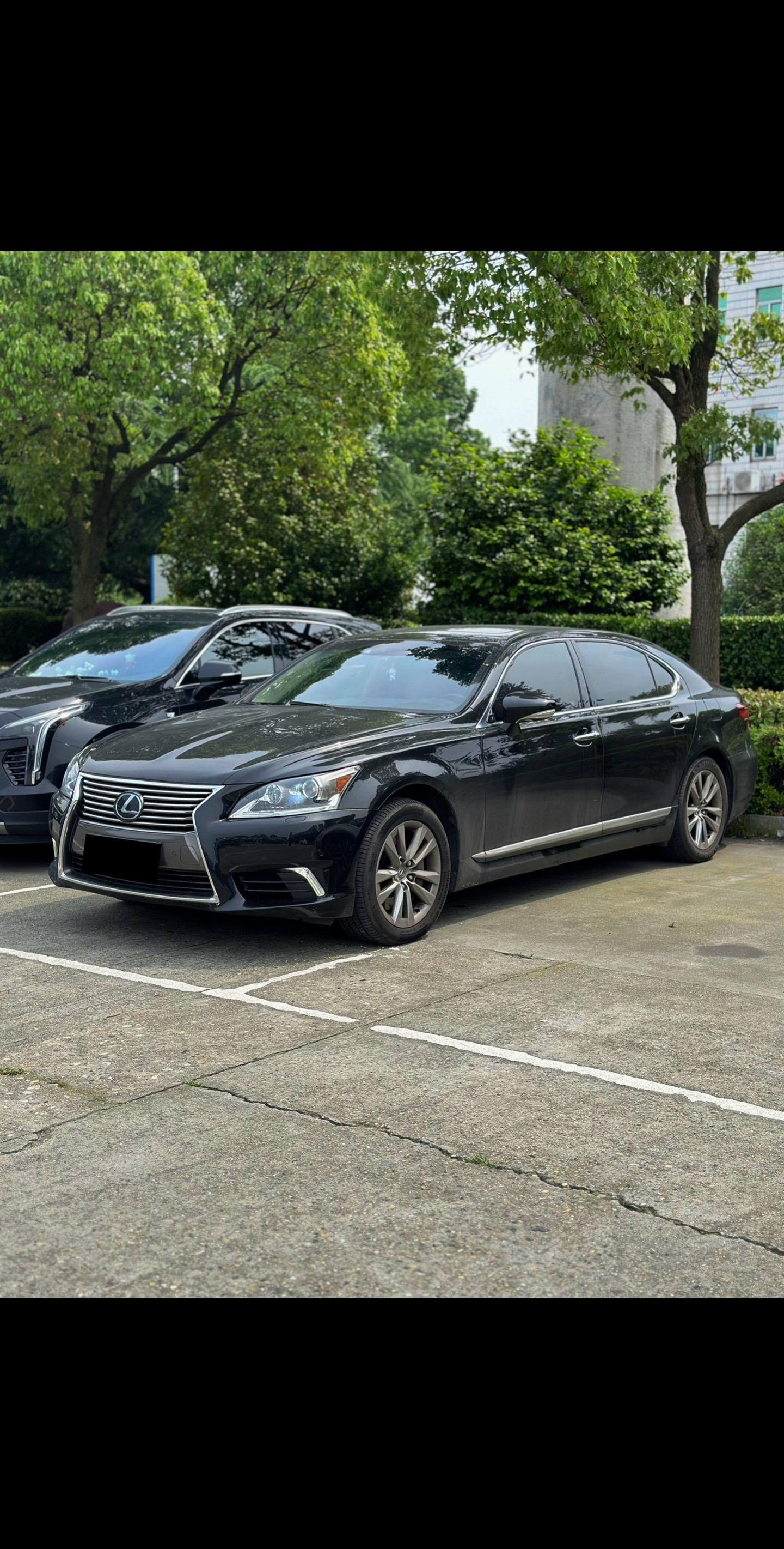 四驱460。最新拿下2013款凌志LS460 AWD 拖森全时四驱 11年车 仅行驶12万公里 一手实表全程4S保养
