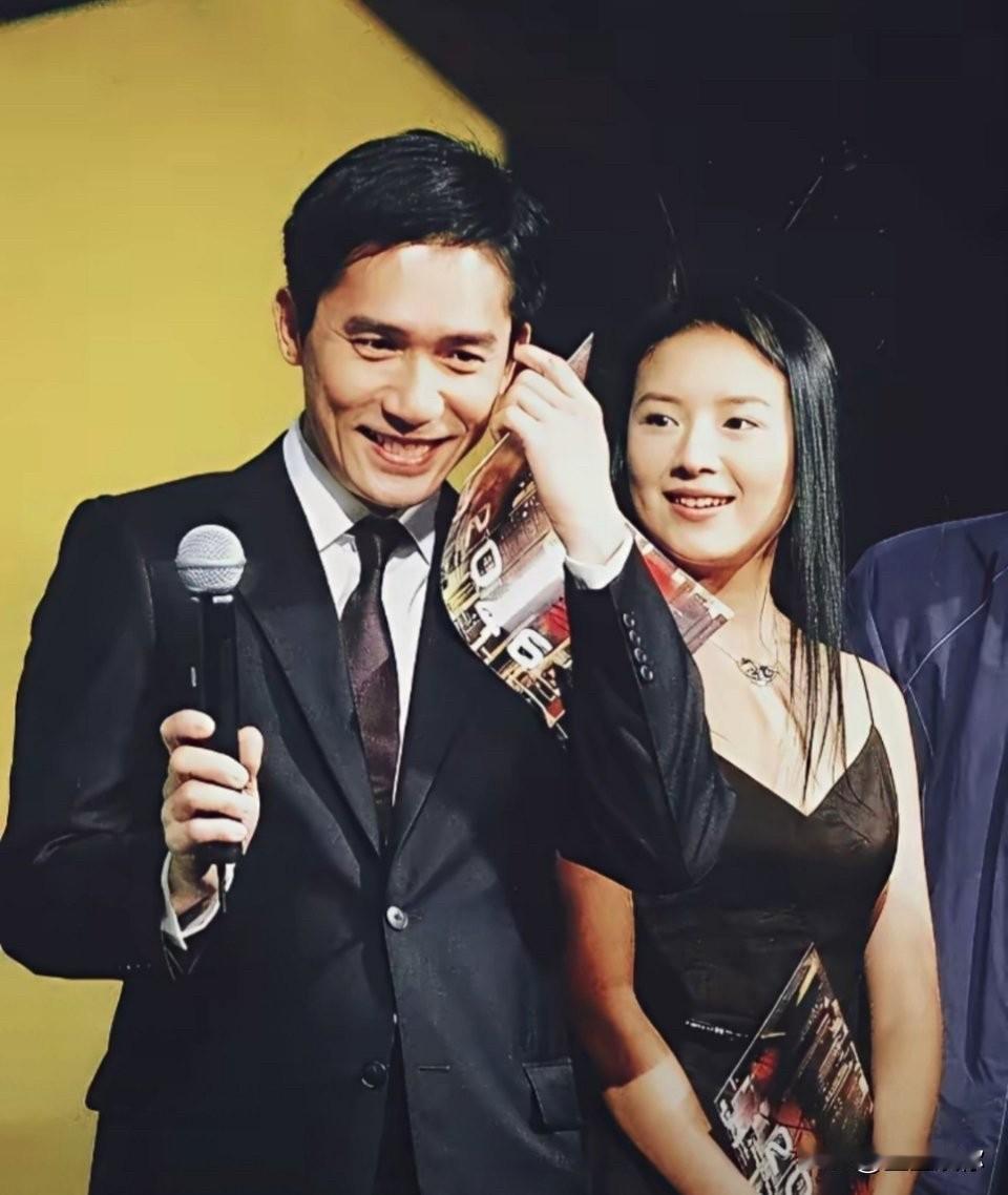 其实有一说一，哪怕董洁当年给潘粤明泼脏水对她来说，都不是什么不可原谅的。一开始传