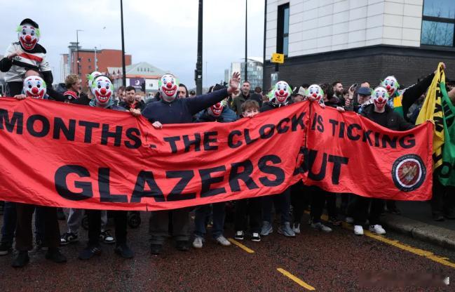 太阳报：曼联球迷团体对阵富勒姆赛前举行抗议，列举五项问题2月2日讯 据《太阳报》