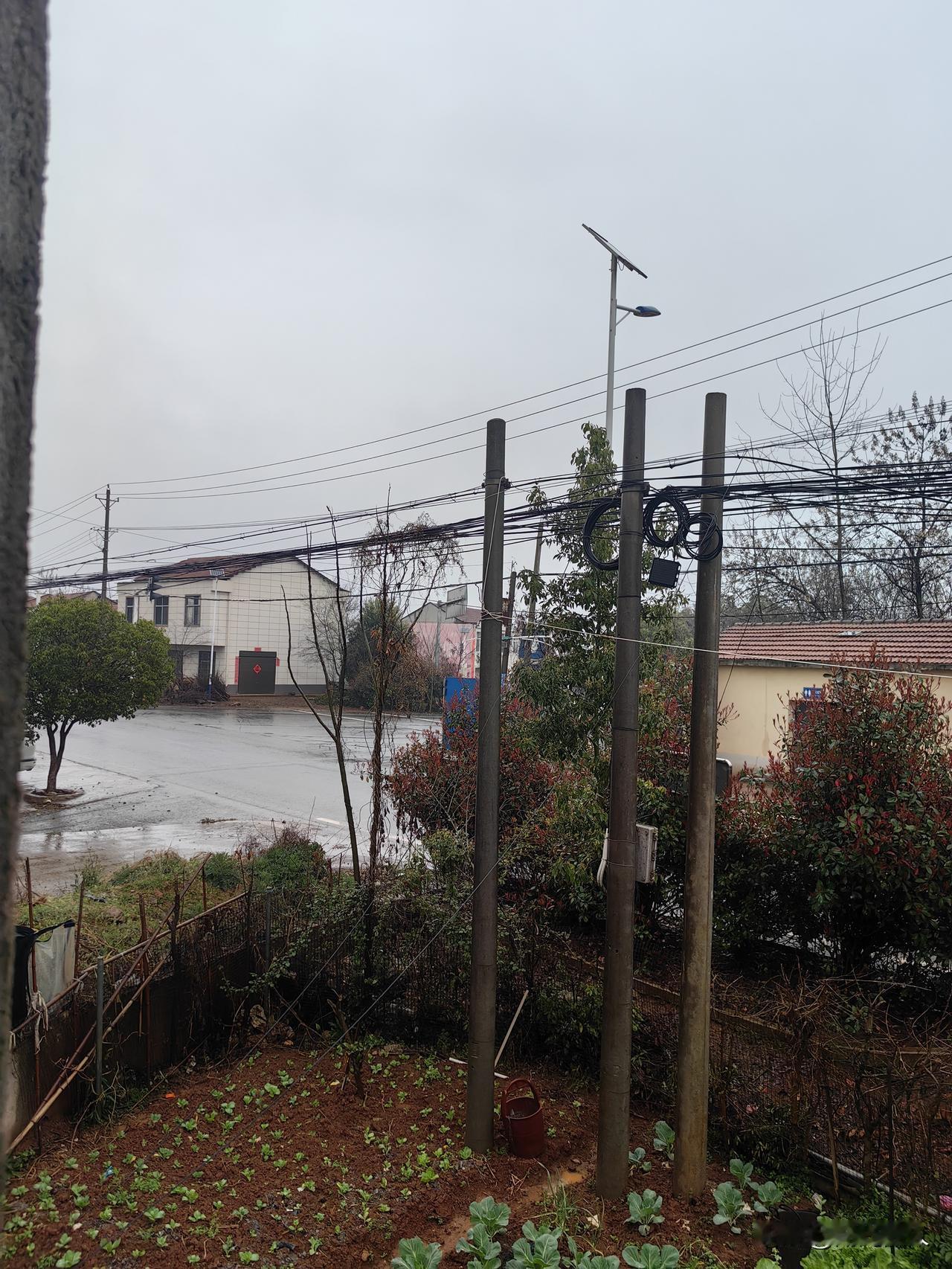 做不到这三点，你千万不要回乡养老。
一：无论你的孩子多么优秀，不要在乡亲面前炫耀