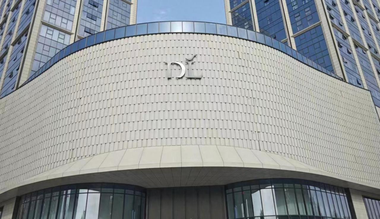 一个年销售额达到20亿左右、年利润超过一亿的老店，为什么会说关就关呢？胖东来的创