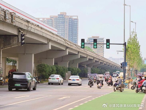 西安街头的信号灯会思考【西安市主城区821处重点路口 每分钟动态调整145次】曾