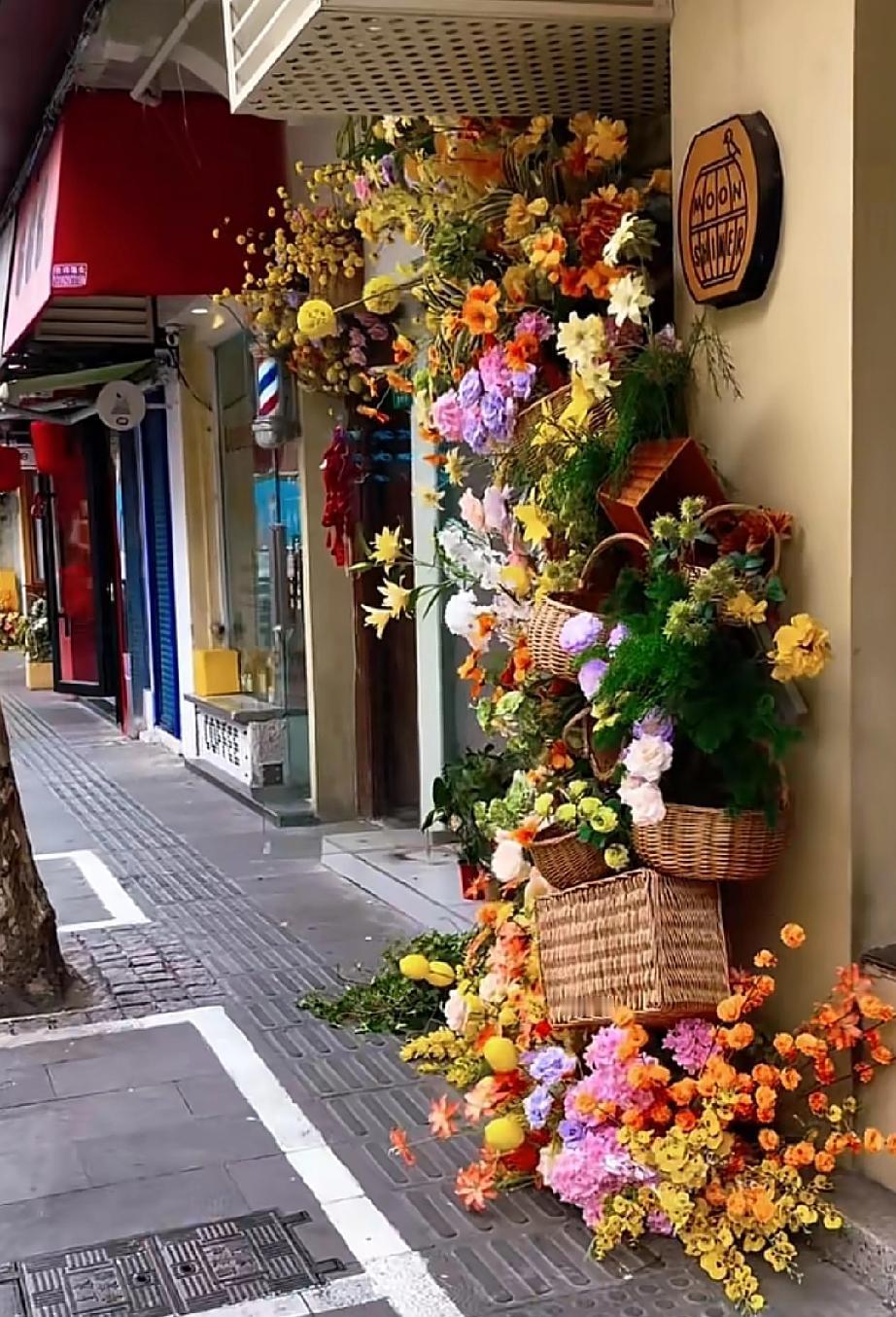 周二早盘点评：沪指站稳4000点，大科技领涨分化显现
 
核心盘面速览
 
截至