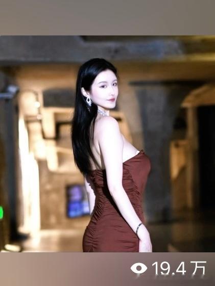 持续增长中（🦋号 全网同名）穿搭的尽头是姐姐jennanni的日常